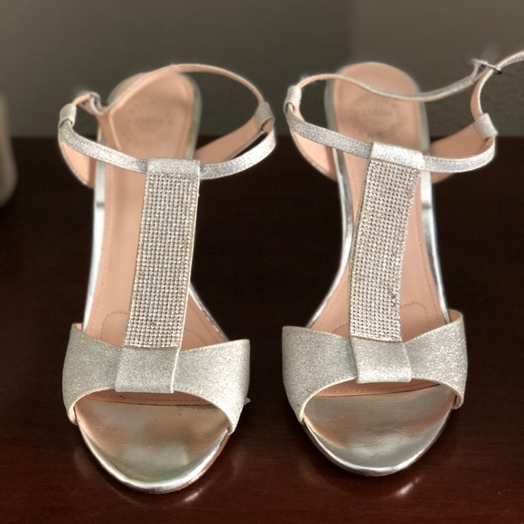 Heels - Picture 5 of 5